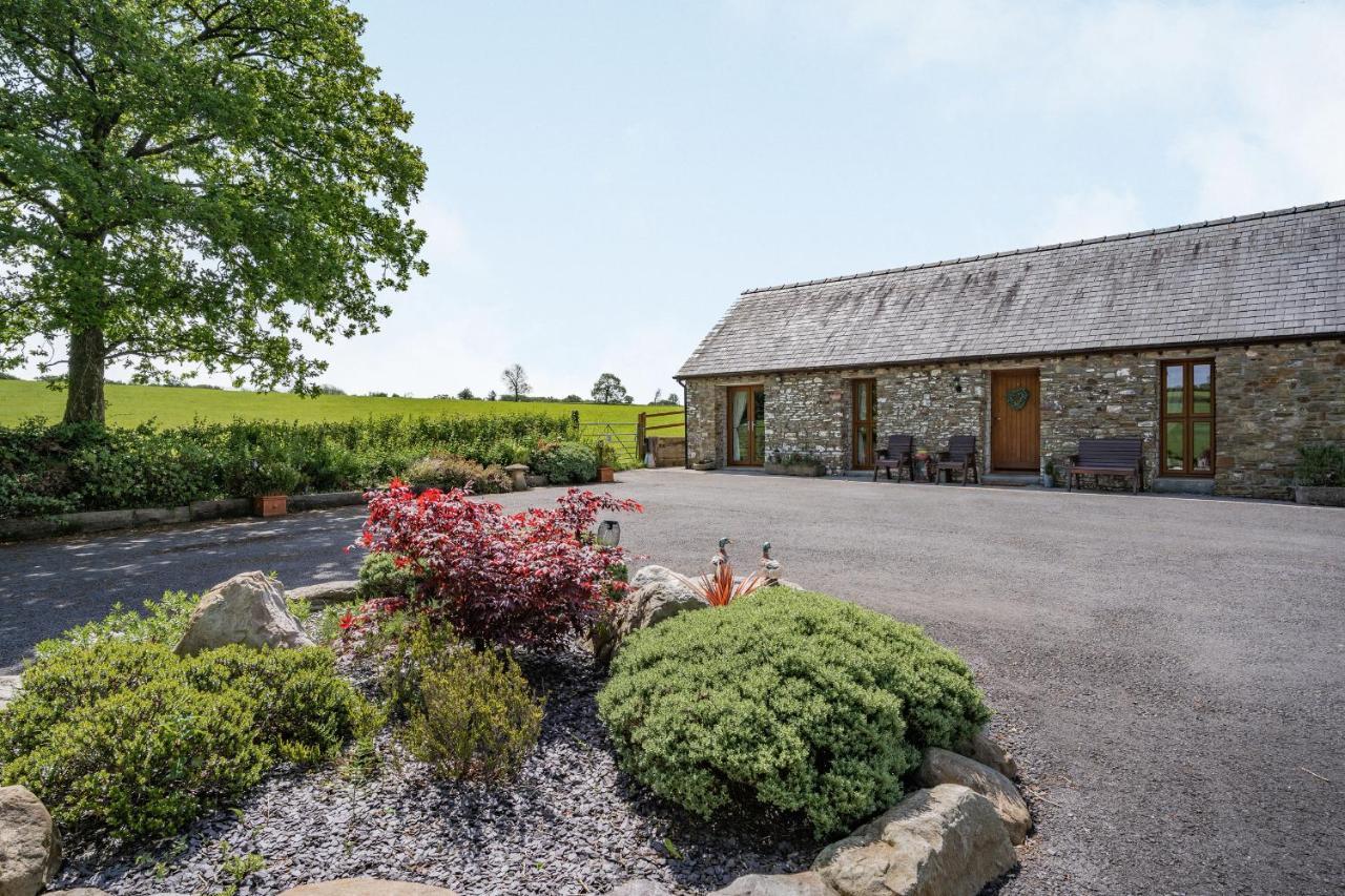 Вилла Ysgubor Hir Llanedy Экстерьер фото
